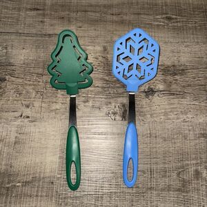 Holiday Spatula Set - Christmas Tree & Snowflake - Festive Silicone Baking Tools